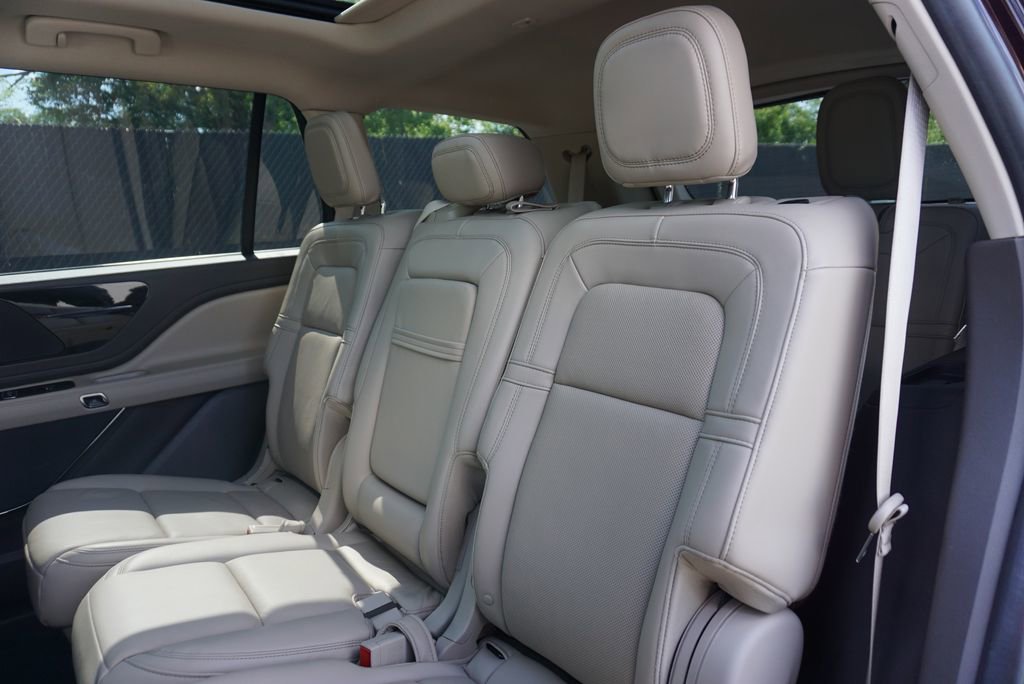 Used 2023 Lincoln Aviator Reserve w/ Equipment Group 201A AWD/4WD image 14
