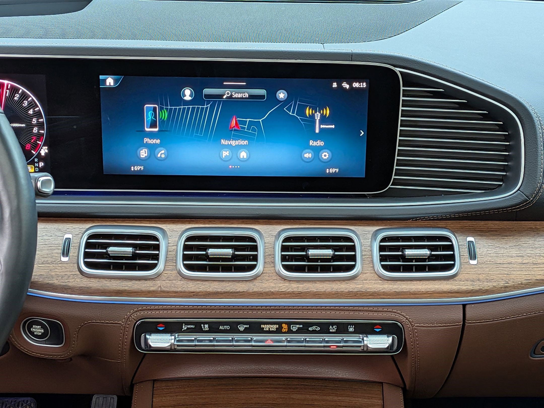 Certified 2025 Mercedes-Benz GLE 450e 4MATIC image 32