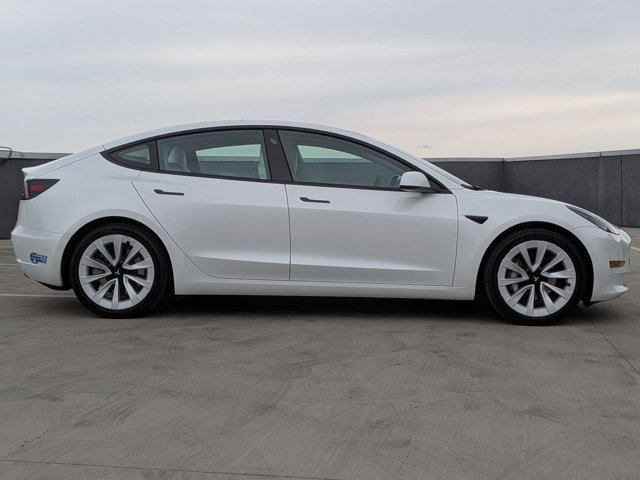 Used 2021 Tesla Model 3 Standard Range Plus image 8