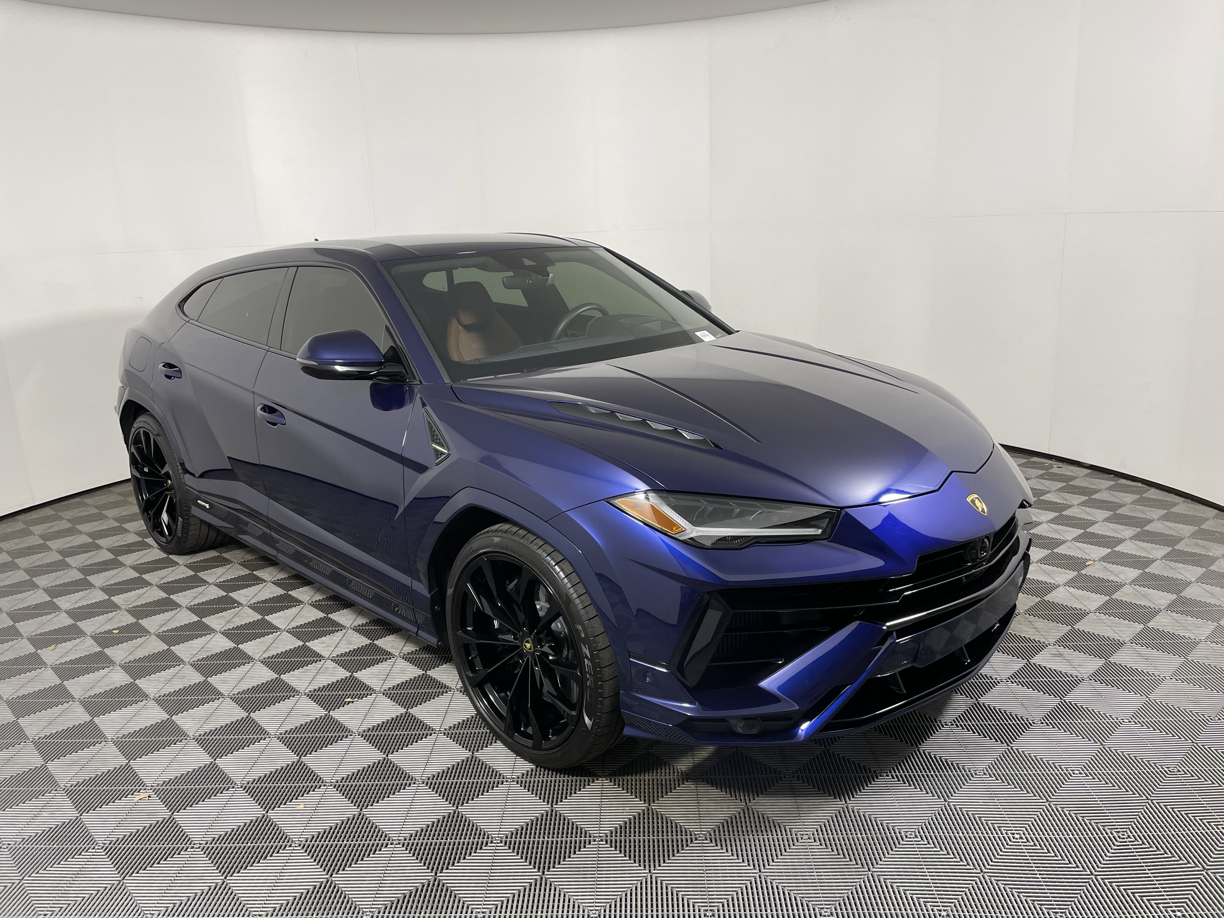 Used 2024 Lamborghini Urus S image 7