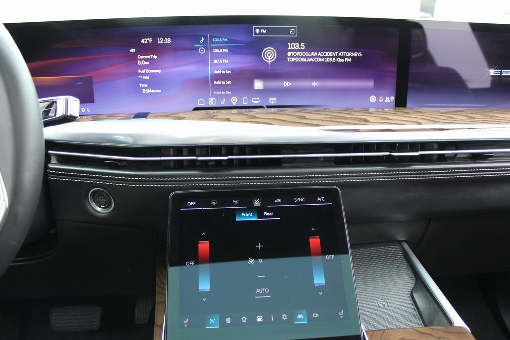 Used 2025 Cadillac Escalade ESV Sport Platinum w/ LPO, ONYX Package image 15