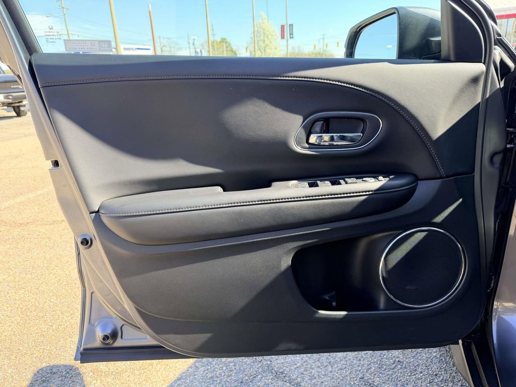 Used 2021 Honda HR-V EX-L image 17