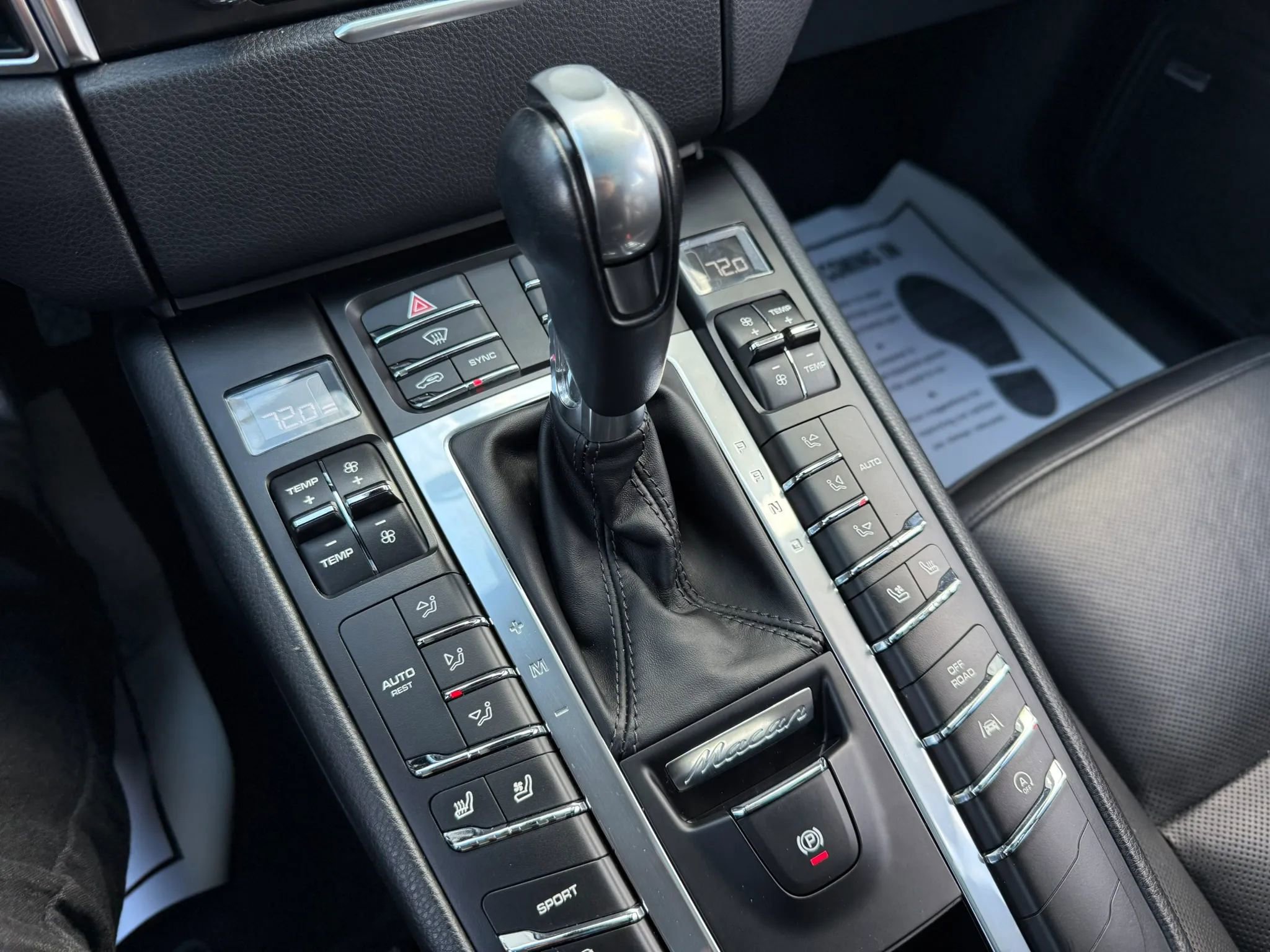 Used 2017 Porsche Macan AWD/4WD image 25