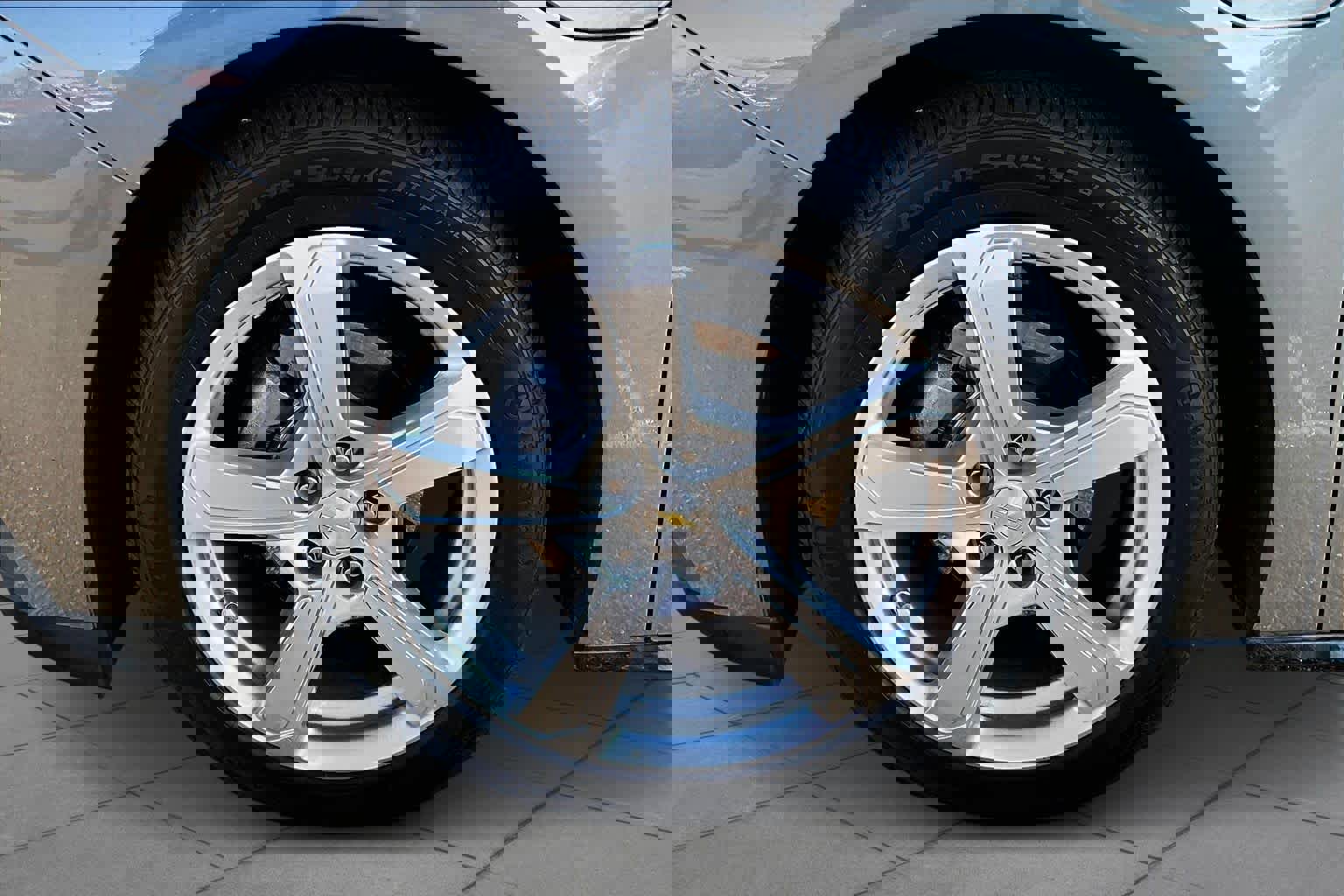 Used 2017 Chevrolet Volt LT w/ Comfort Package image 10