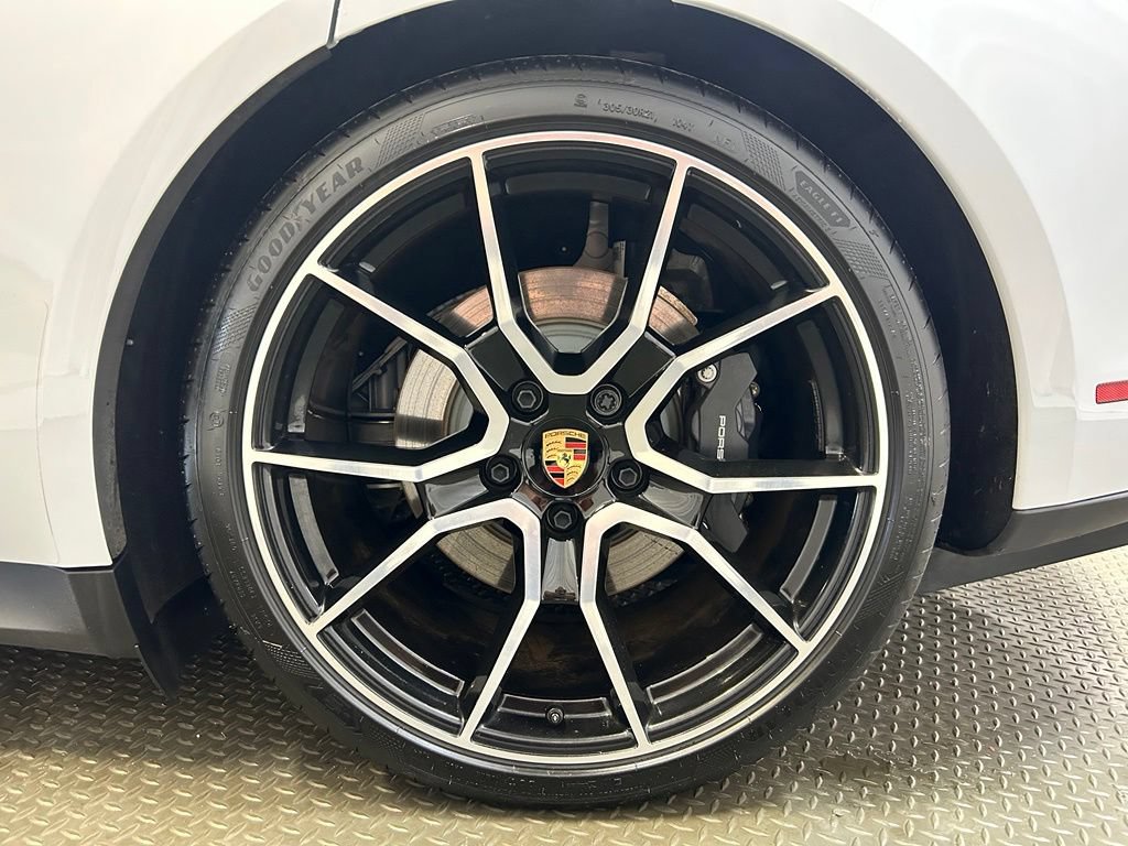 Certified 2025 Porsche Taycan AWD/4WD image 8