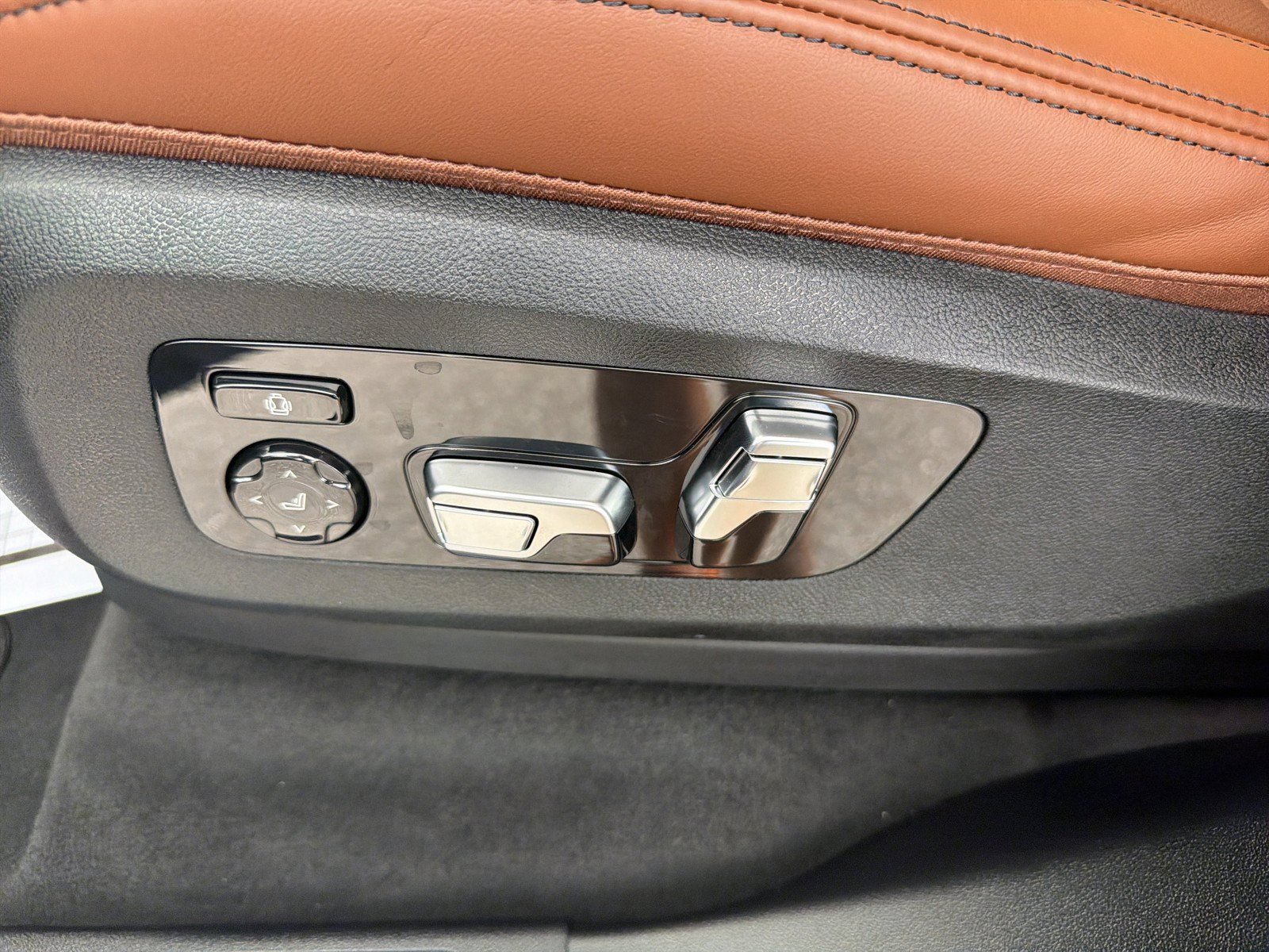 New 2027 BMW X7 M60i AWD/4WD image 25