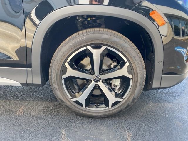 New 2025 Volkswagen Tiguan SE image 20