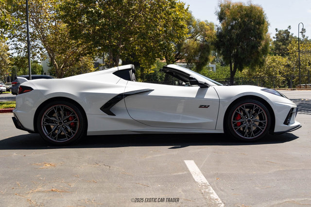 Used 2023 Chevrolet Corvette Stingray Premium Cpe w/ Z51 Performance Package image 9