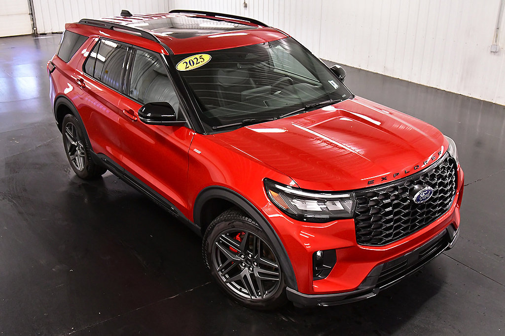 Used 2025 Ford Explorer ST-Line w/ Premium Package AWD/4WD image 13