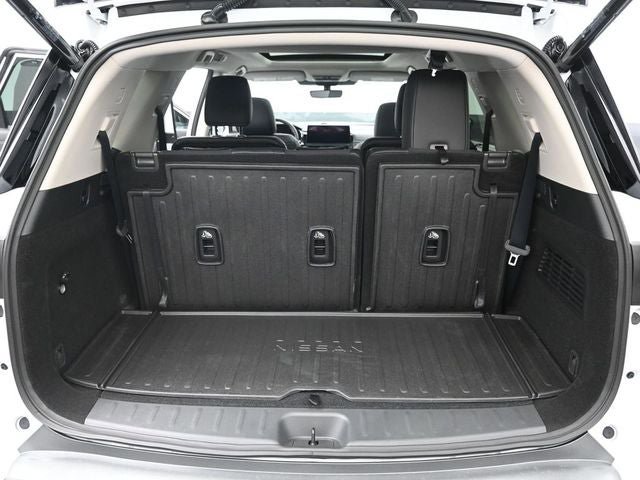 New 2026 Nissan Pathfinder Platinum image 33