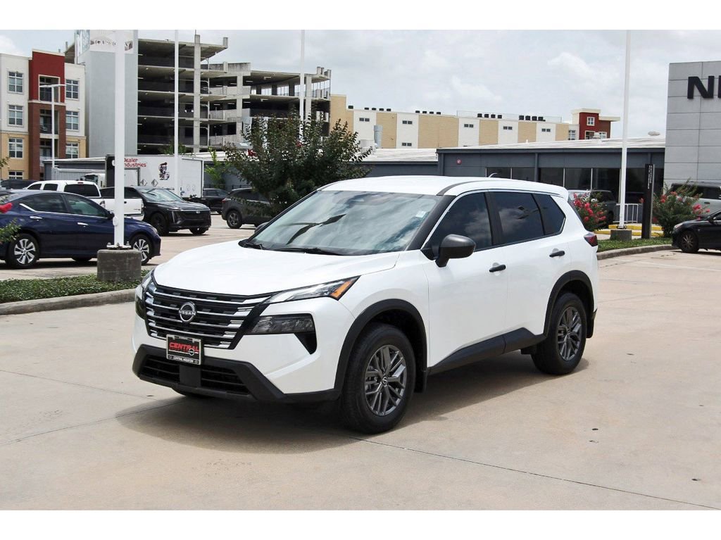 Used 2025 Nissan Rogue S FWD image 2