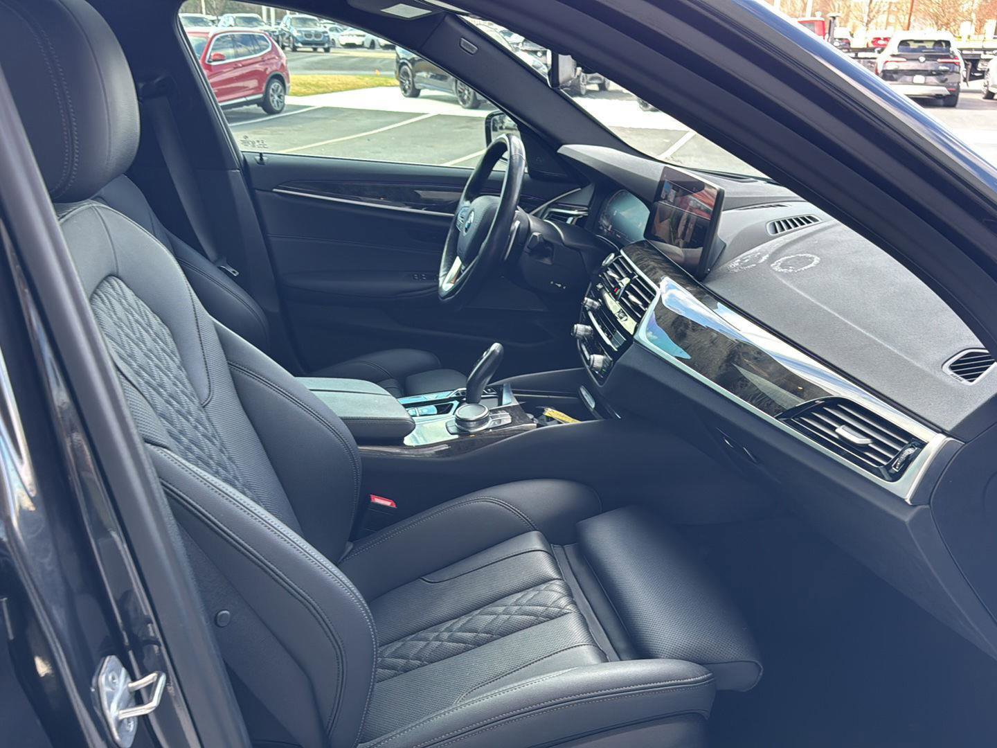Used 2021 BMW 540i w/ M Sport Package RWD image 11