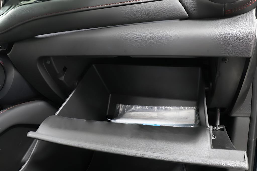 Used 2025 Chevrolet Blazer RS FWD image 30