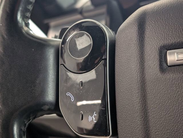 Used 2020 Land Rover Discovery Landmark image 24