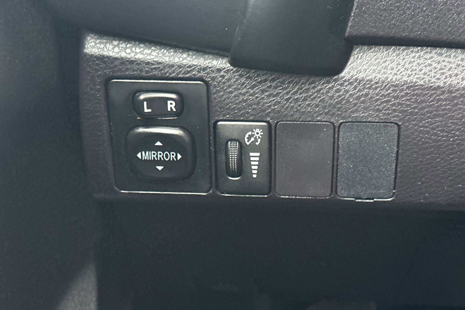 Used 2019 Toyota Corolla SE w/ Protection Package image 25