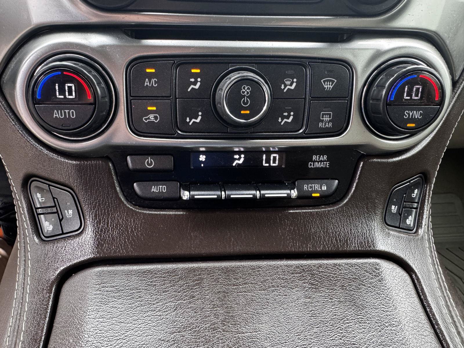 Certified 2020 Chevrolet Suburban Premier AWD/4WD image 32