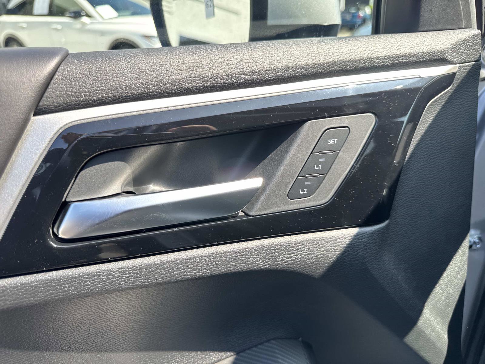 New 2025 Mitsubishi Outlander SEL image 16