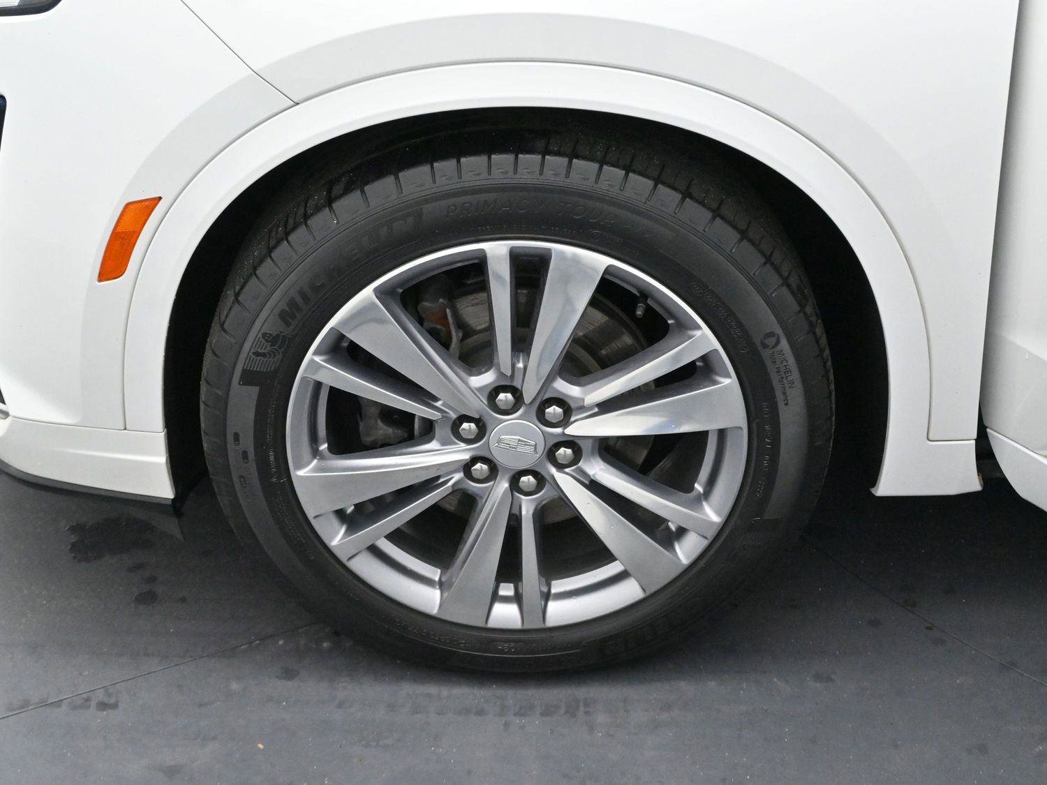 Certified 2024 Cadillac XT6 Premium Luxury image 33