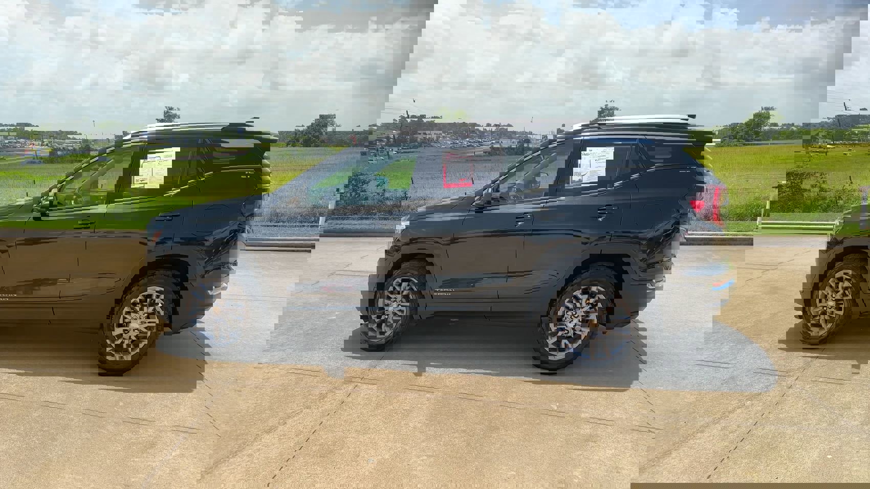 Used 2023 GMC Terrain SLT image 5