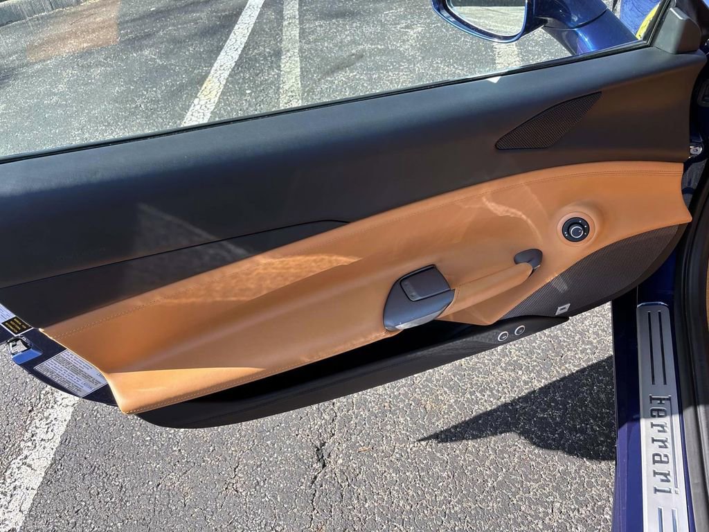 Used 2017 Ferrari 488 Spider image 33