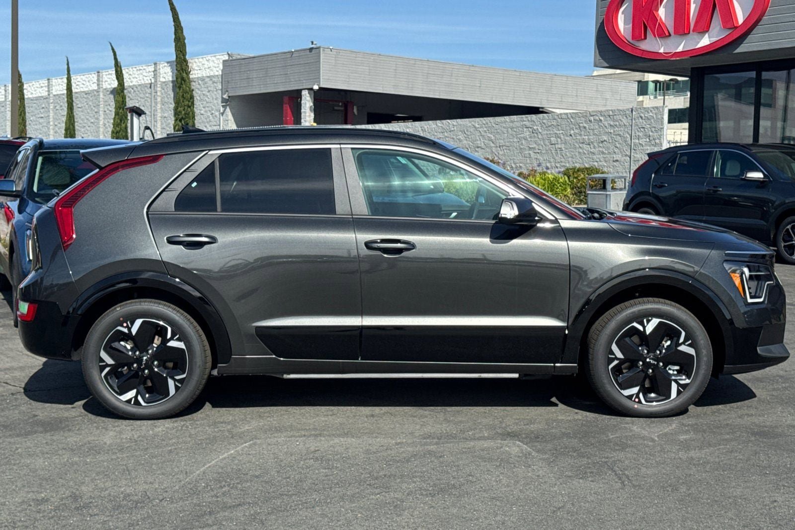 New 2026 Kia Niro Wind FWD image 3