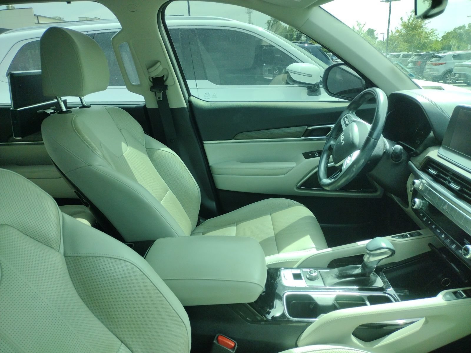 Used 2022 Kia Telluride EX w/ EX Premium Package FWD image 4