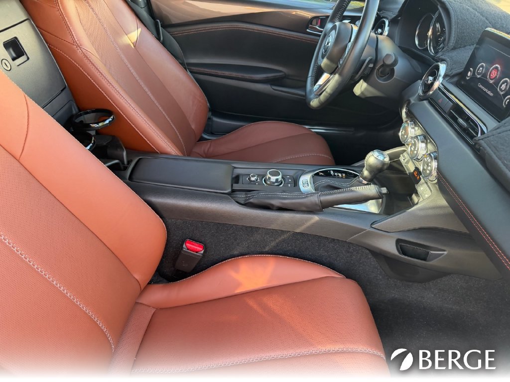 Used 2022 MAZDA MX-5 Miata RF Grand Touring w/ Weather Package RWD image 16