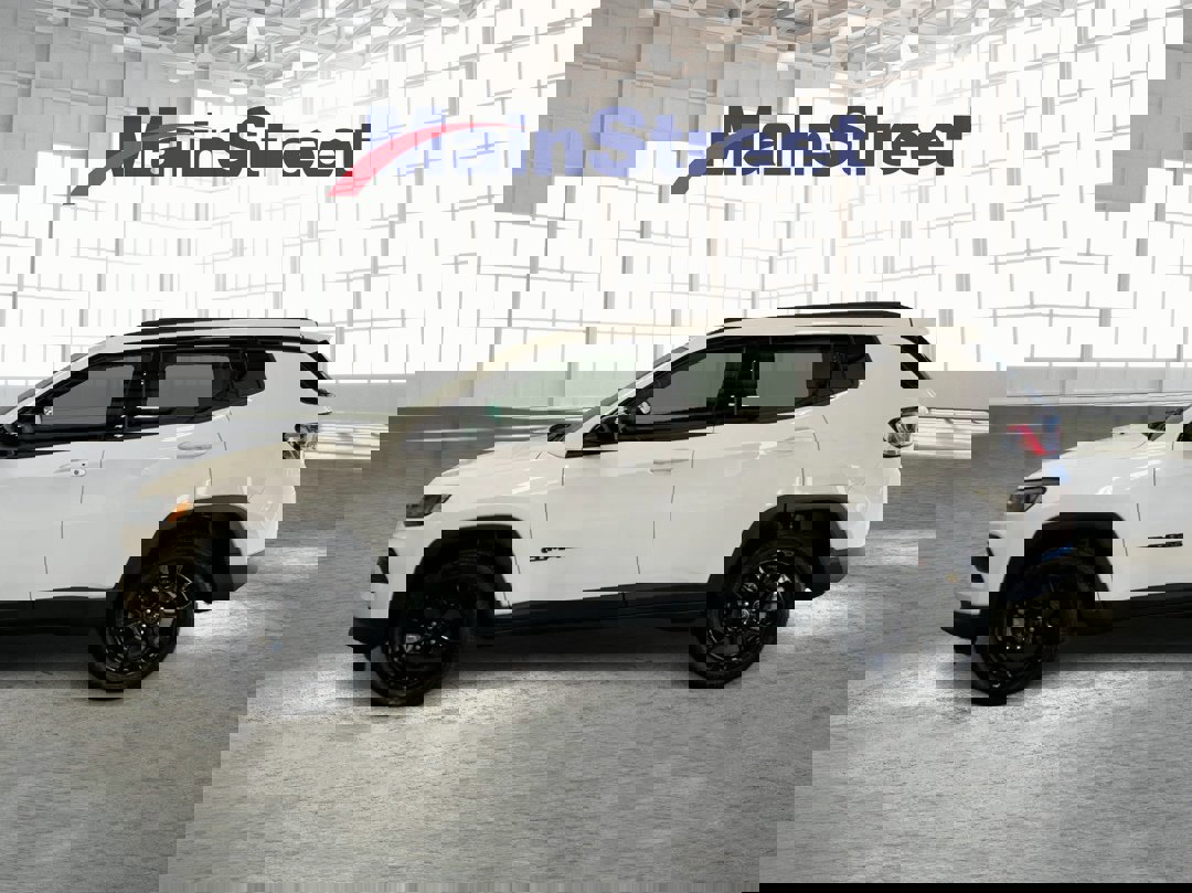 New 2026 Jeep Compass Latitude image 2