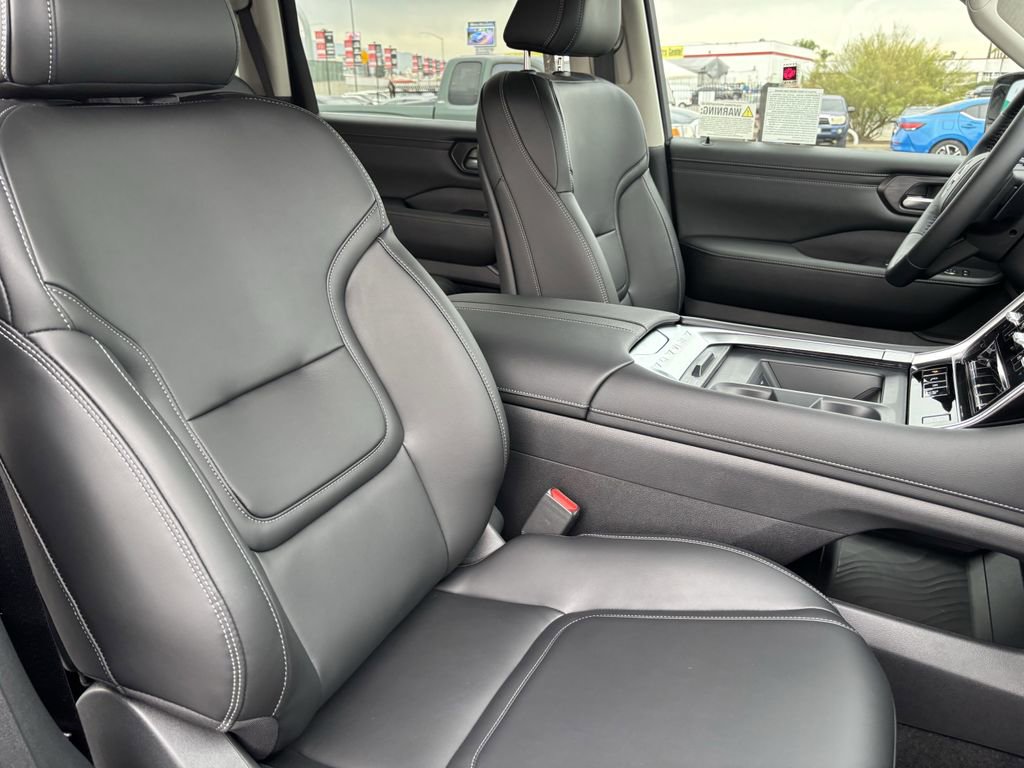 New 2026 Nissan Armada SV image 8