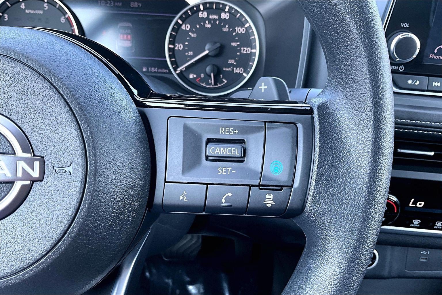 Used 2023 Nissan Rogue SV AWD/4WD image 18