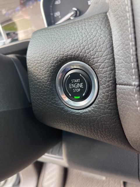 Used 2021 GMC Yukon XL Denali w/ Denali Premium Package image 23