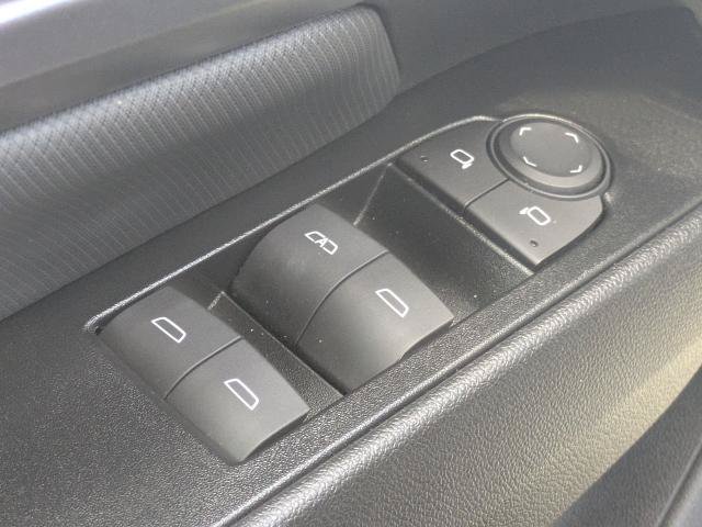 Certified 2024 Chevrolet Equinox EV RS FWD image 23