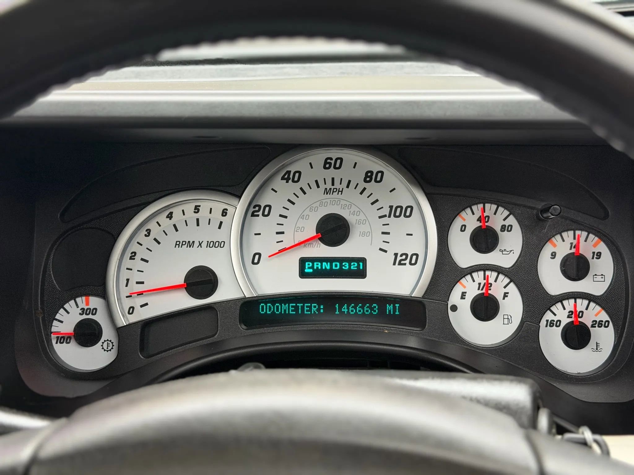 Used 2004 HUMMER H2 w/ Preferred Equipment Group image 36