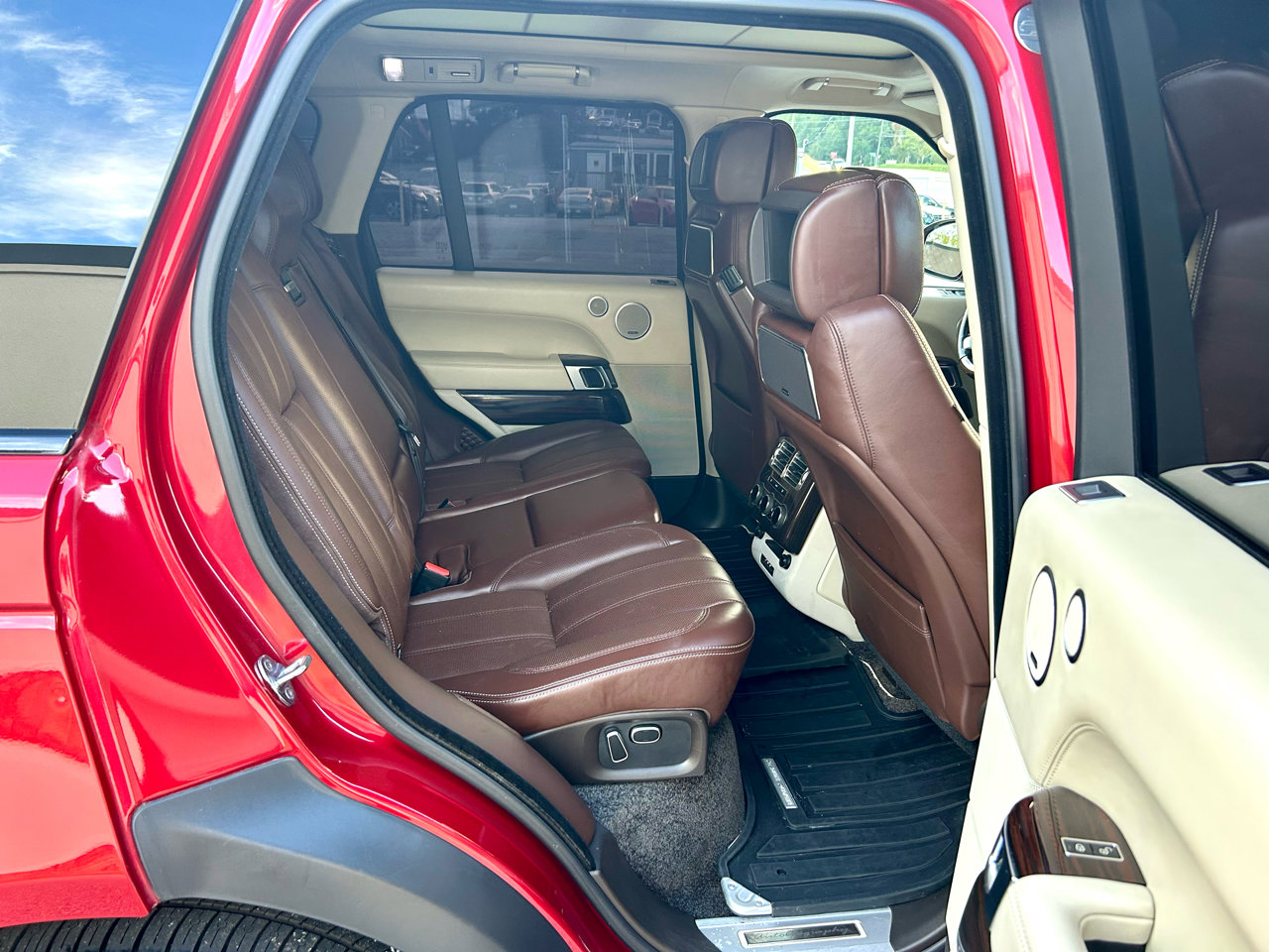 Used 2015 Land Rover Range Rover Autobiography image 21