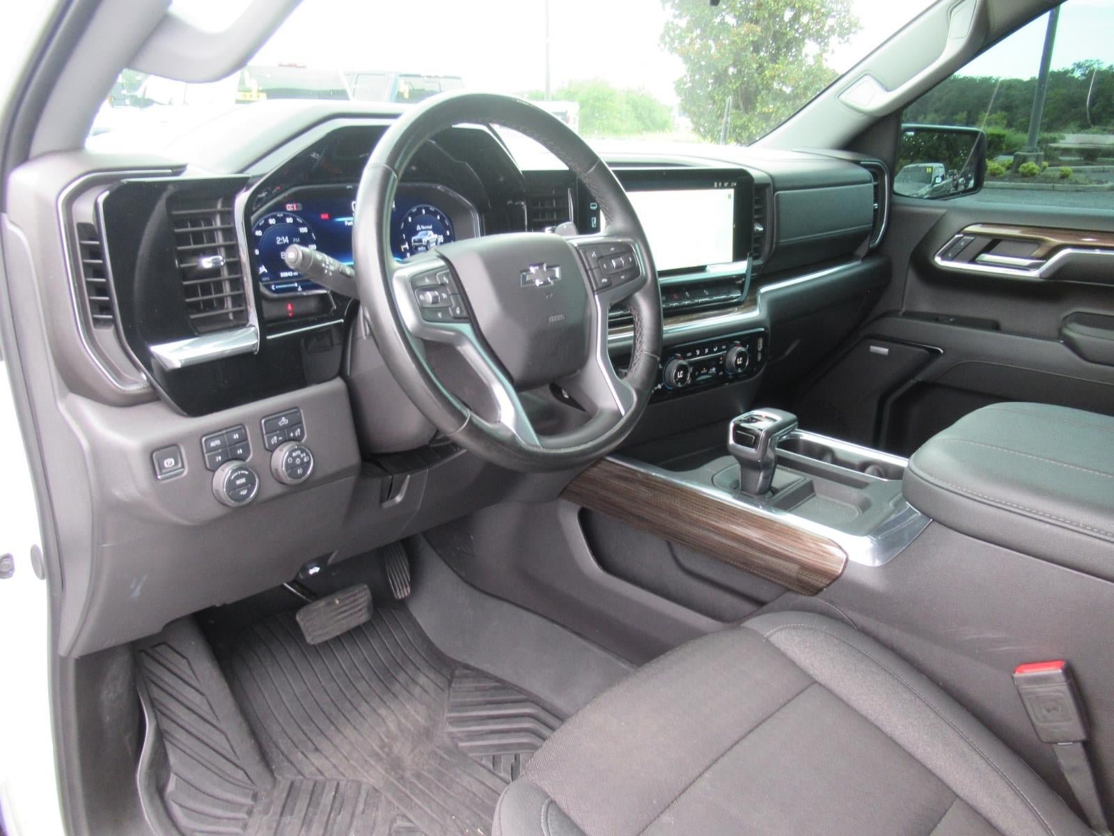 Used 2024 Chevrolet Silverado 1500 LT Trail Boss AWD/4WD image 19