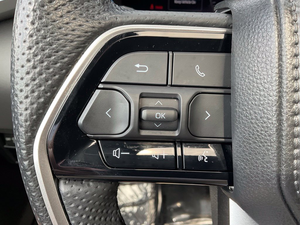 Used 2025 Toyota Tundra Platinum AWD/4WD image 12