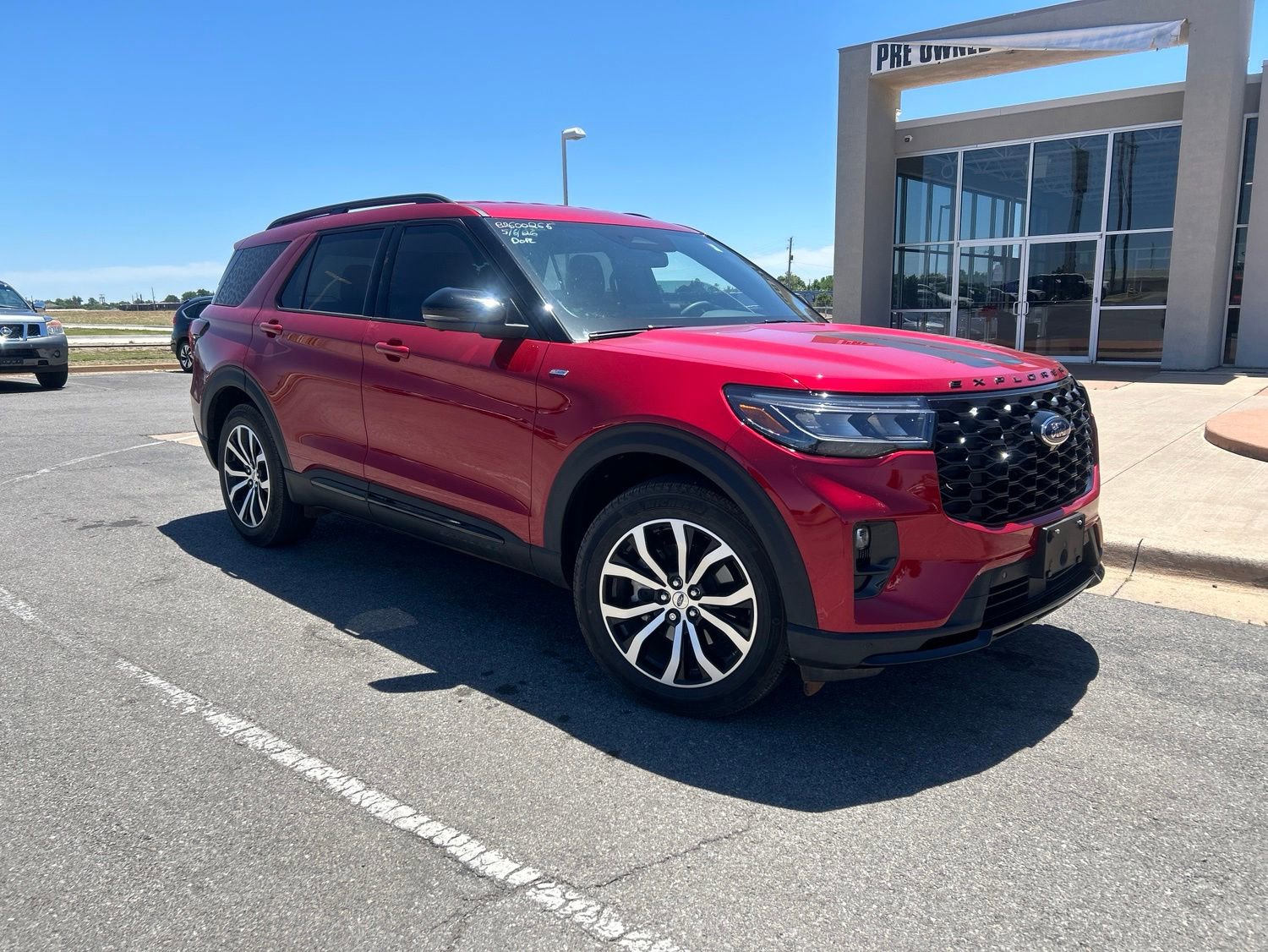 Used 2025 Ford Explorer ST-Line w/ Premium Package RWD image 3