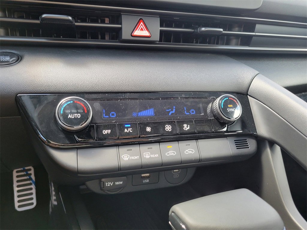 Used 2025 Hyundai Elantra Sport image 23