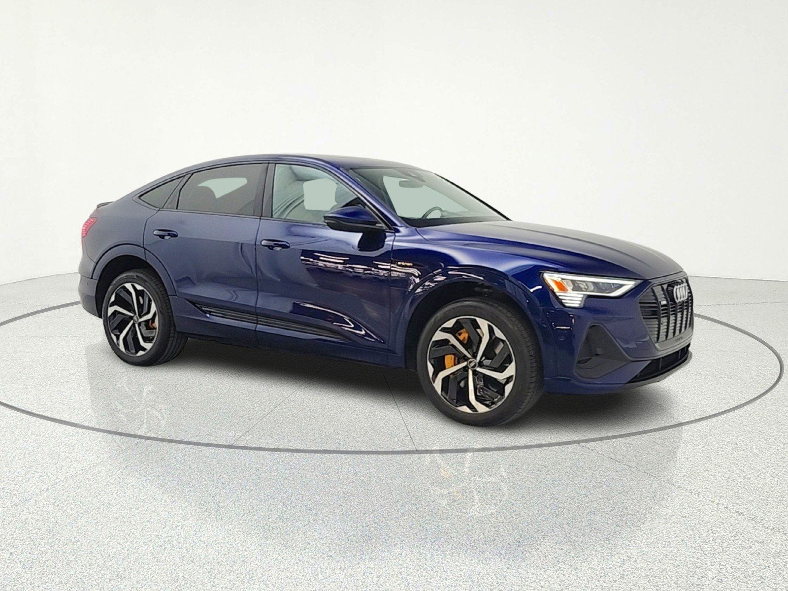 Used 2023 Audi e-tron Premium Plus w/ Premium Plus Package image 9