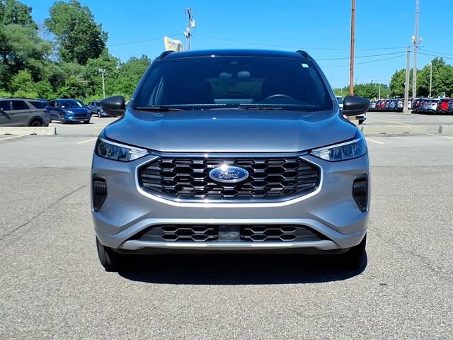 Certified 2024 Ford Escape ST-Line AWD/4WD image 2