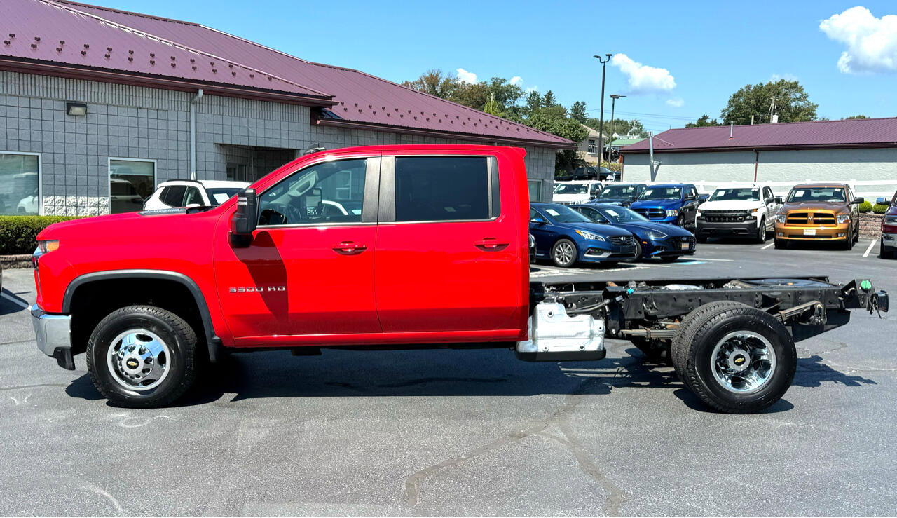 Used 2021 Chevrolet Silverado 3500 LT w/ Convenience Package image 2