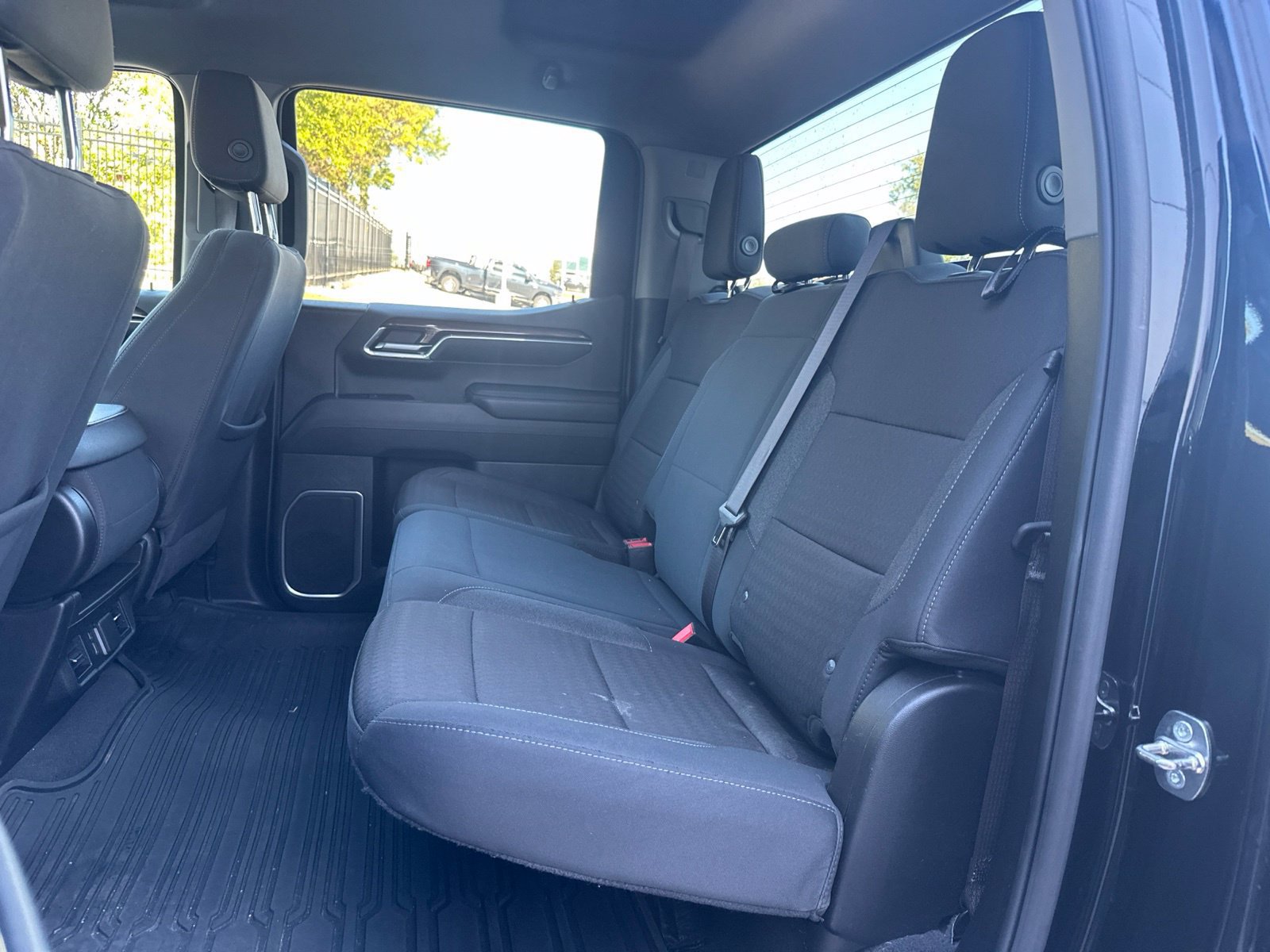 Used 2024 Chevrolet Silverado 1500 LT RWD image 17