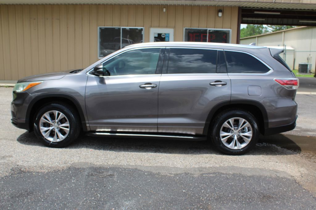Used 2015 Toyota Highlander XLE image 4