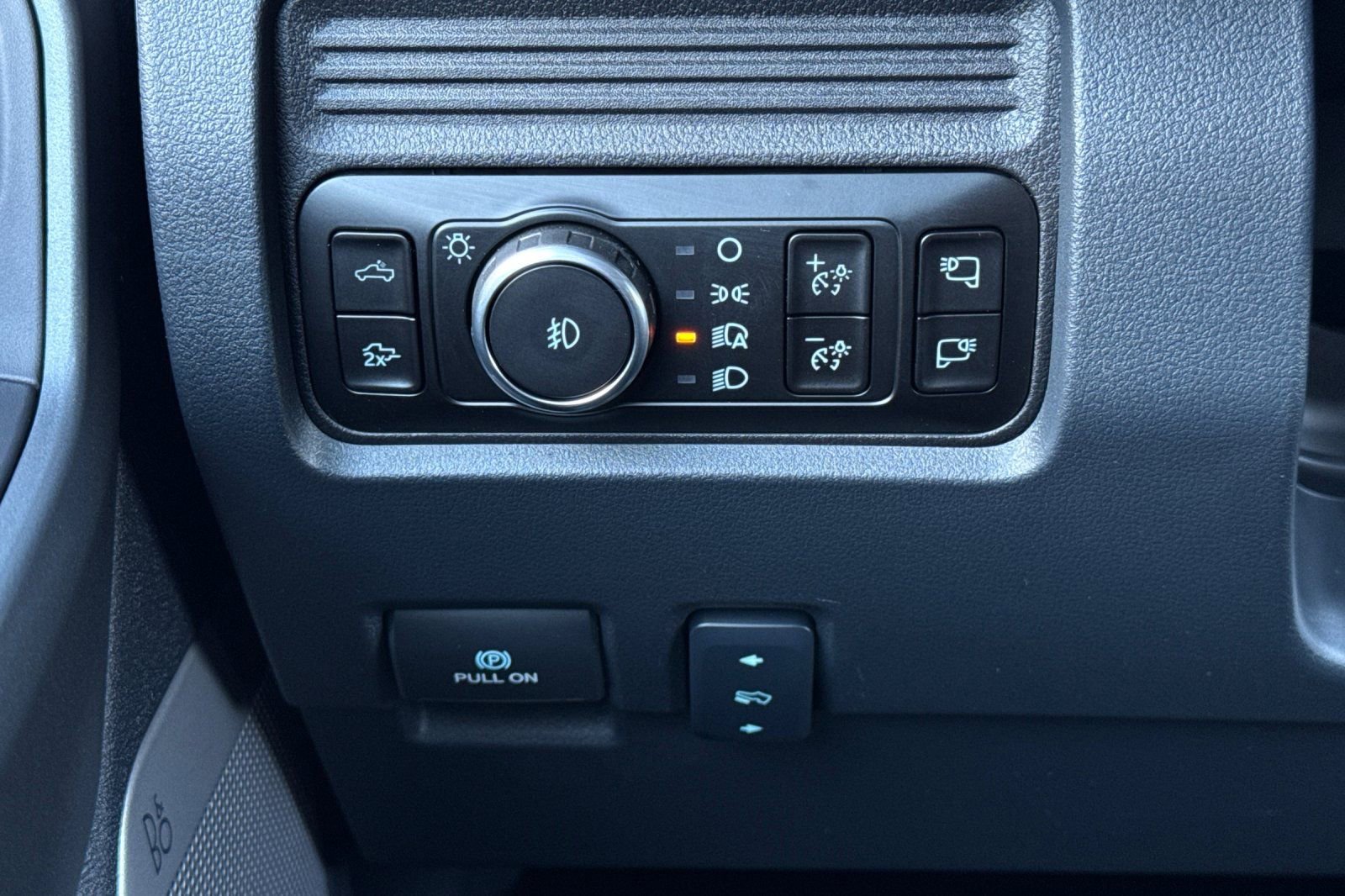 New 2026 Ford F250 Lariat w/ Black Appearance Package image 30