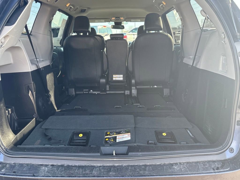 Used 2019 Toyota Sienna SE image 27