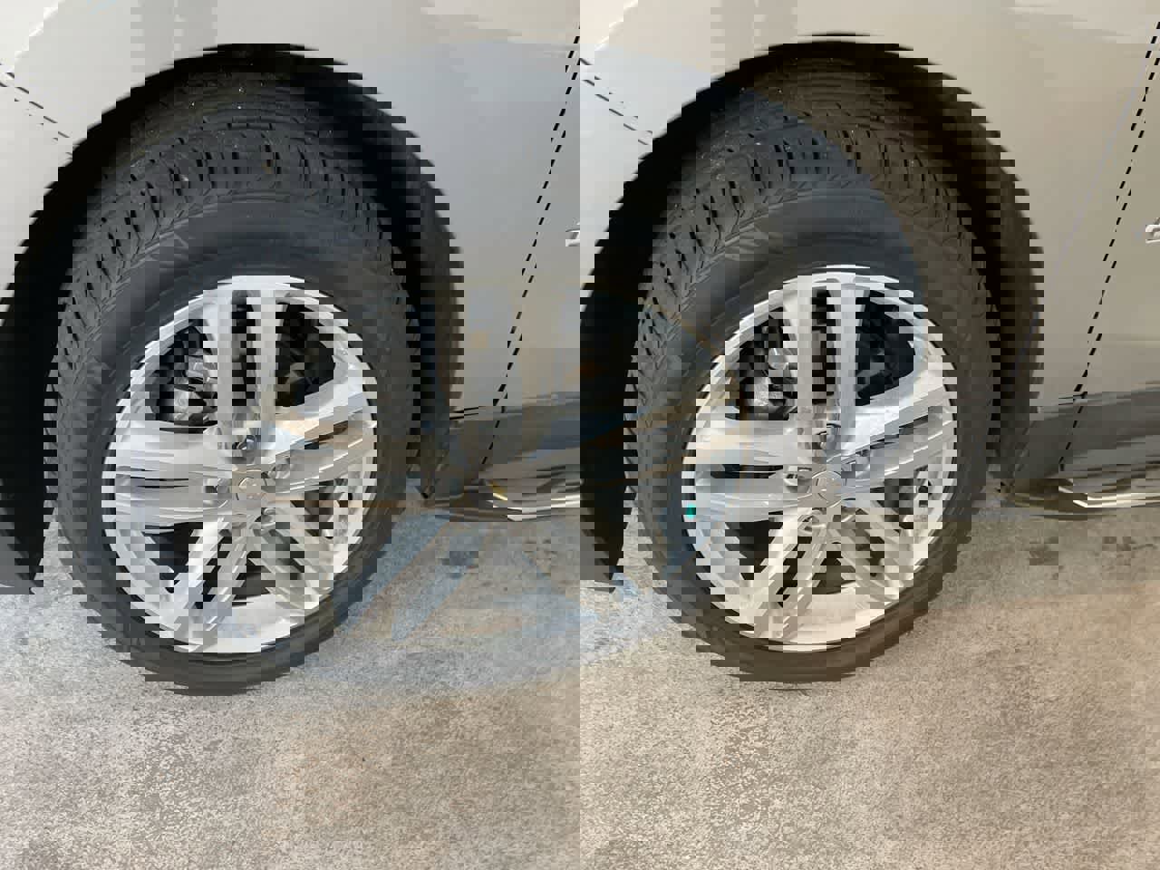 Used 2018 Chevrolet Equinox Premier image 10