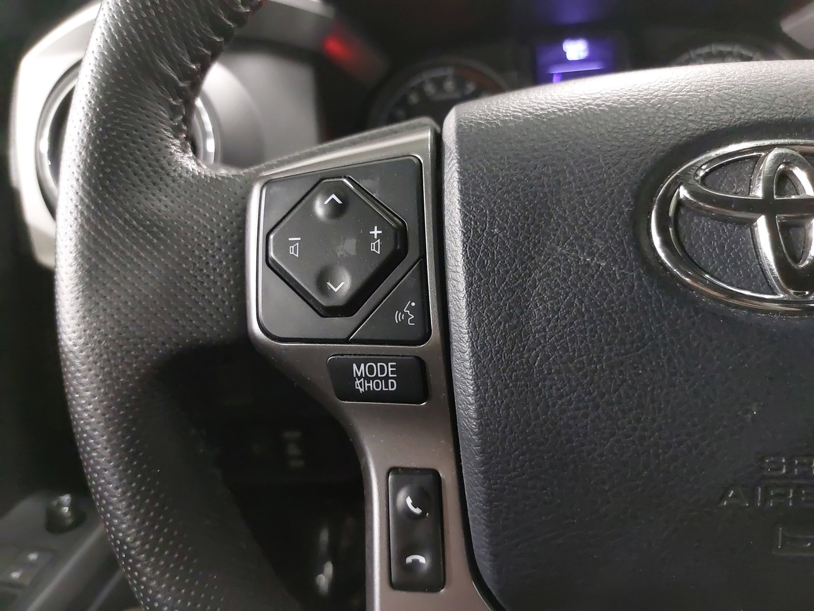 Used 2020 Toyota Tacoma TRD Sport image 17