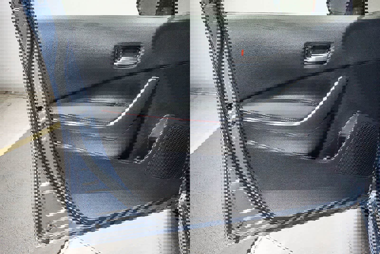 Certified 2025 Toyota Corolla SE w/ SE Premium Package FWD image 24