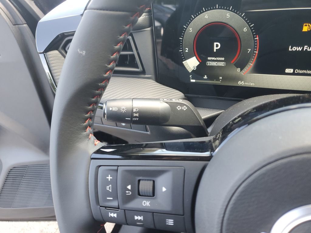 New 2025 Nissan Kicks SR AWD/4WD image 17