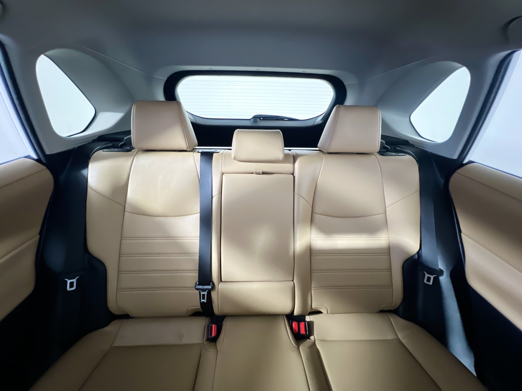 Used 2019 Toyota RAV4 XLE Premium FWD image 32
